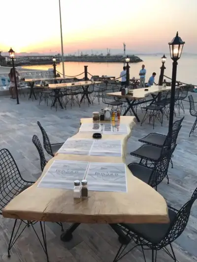 Bonjour Balık & Güveç Evi fotoğraf 2 - İzmir Mekan Rehberi