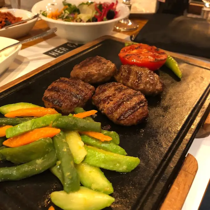 Bostanlı Temiz Mandıra - İzmir Mekan Rehberi