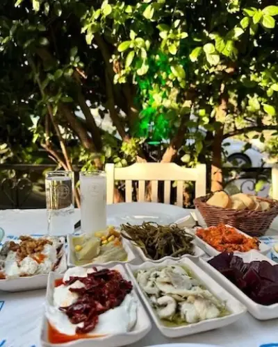 Bostanlı Meyhanesi fotoğraf 3 - İzmir Mekan Rehberi