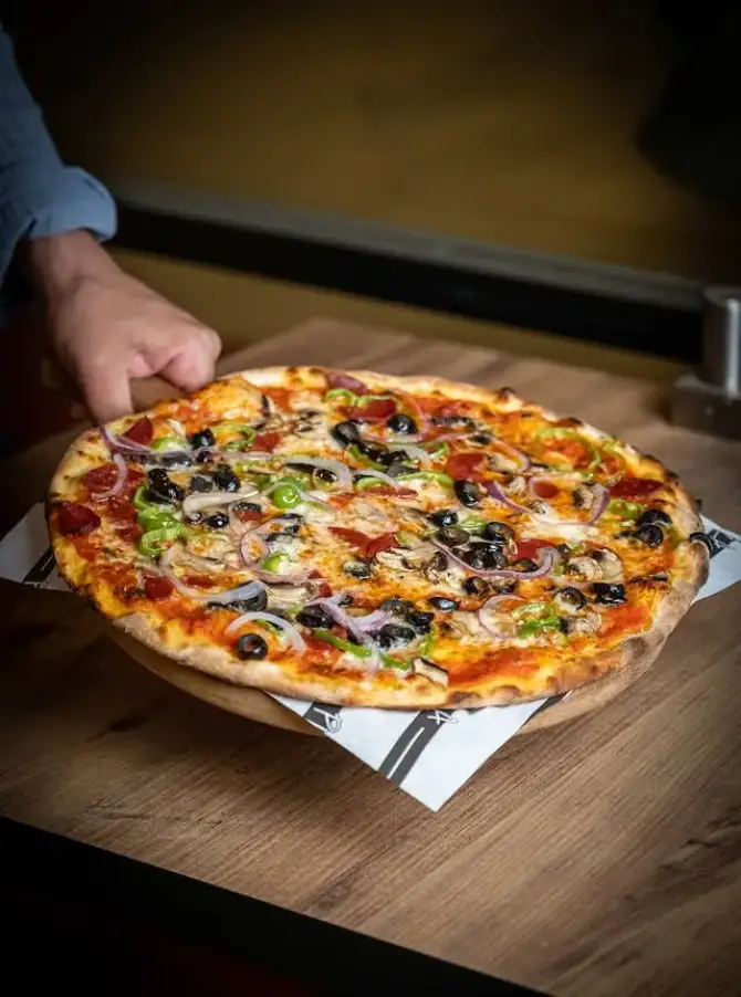 Bring Pizza Bayraklı - İzmir Mekan Rehberi