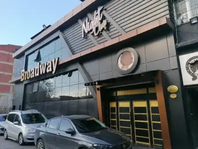 Brodway Night Club fotoğraf 2 - İzmir Mekan Rehberi