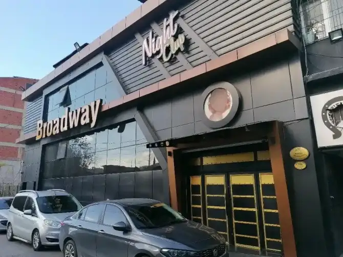 Brodway Night Club - İzmir Mekan Rehberi