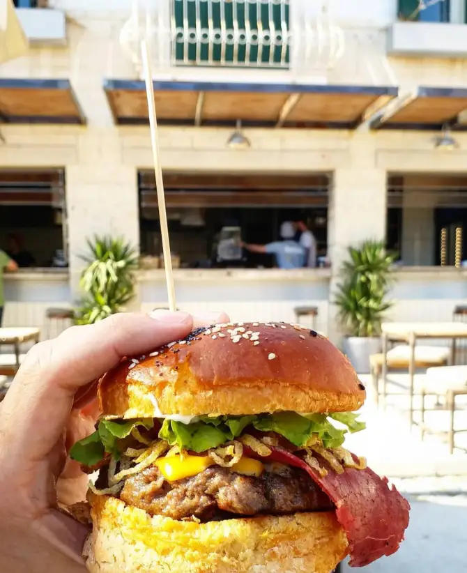 Burger No 7 Bostanlı - İzmir Mekan Rehberi