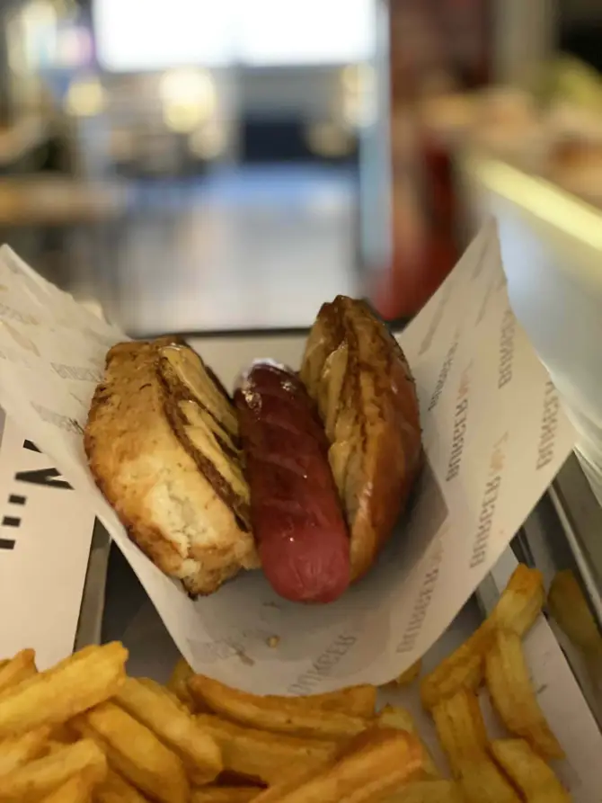Burger No7  Hatay - İzmir Mekan Rehberi