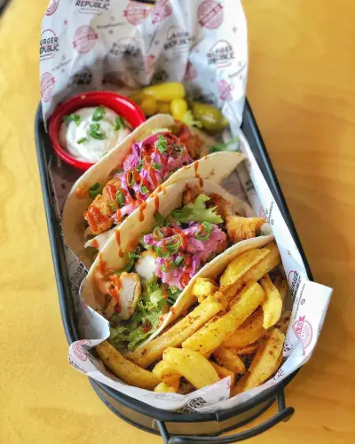 Burger Republic Karşıyaka fotoğraf 4 - İzmir Mekan Rehberi