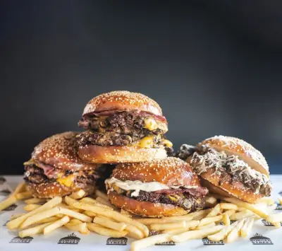 Burger Street  fotoğraf 2 - İzmir Mekan Rehberi