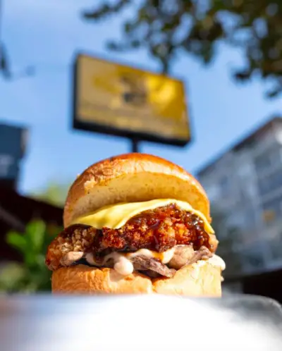 BURGER ATTACK fotoğraf 2 - İzmir Mekan Rehberi