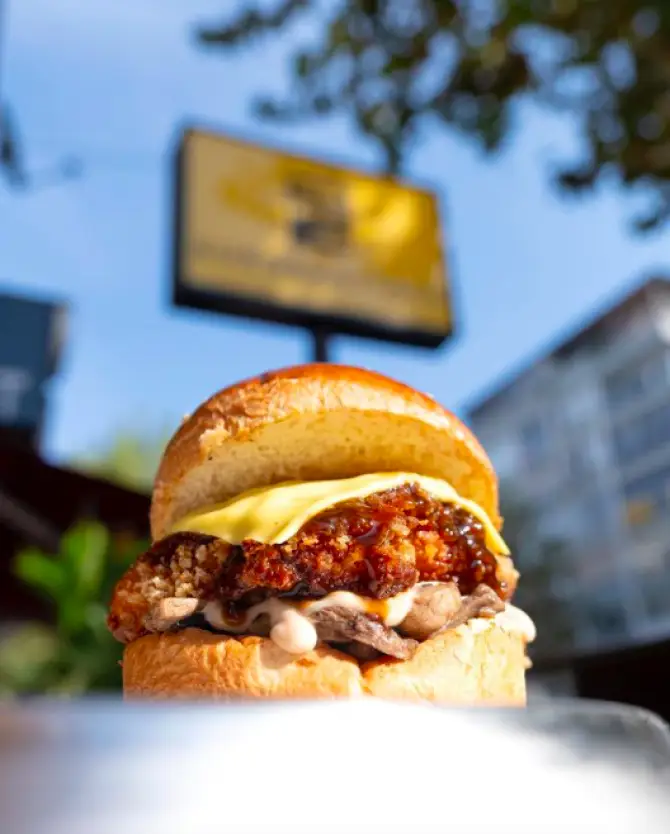 BURGER ATTACK - İzmir Mekan Rehberi