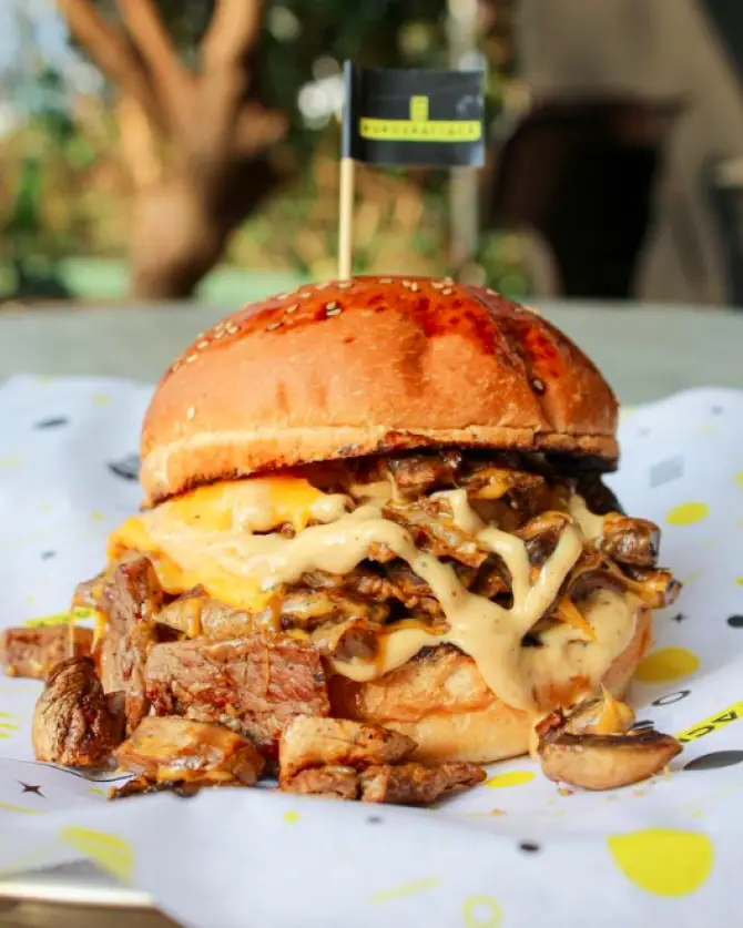 BURGER ATTACK - İzmir Mekan Rehberi