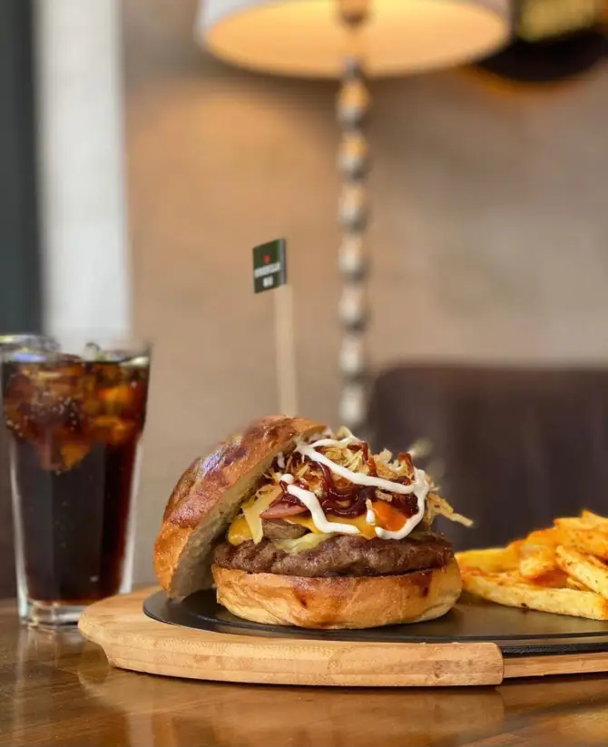 Burgerillas Alsancak - İzmir Mekan Rehberi