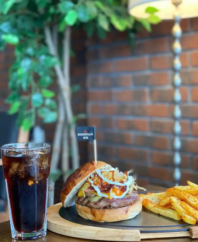 Burgerillas Alsancak - İzmir Mekan Rehberi