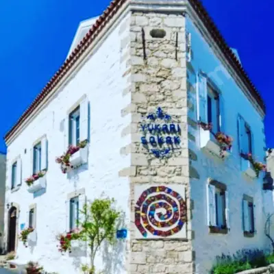 Yukarı Sokak / Alaçatı  - İzmir Mekan Rehberi