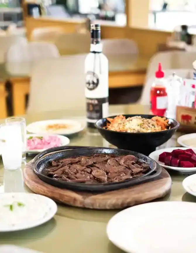 By Gürsel Steakhouse - İzmir Mekan Rehberi