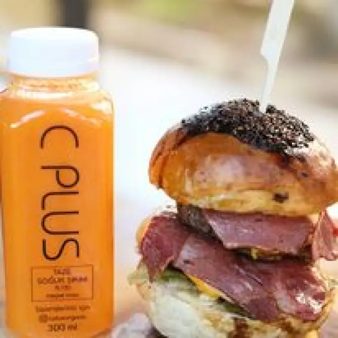 C Plus Organic & Gourmet Burger  - İzmir Mekan Rehberi