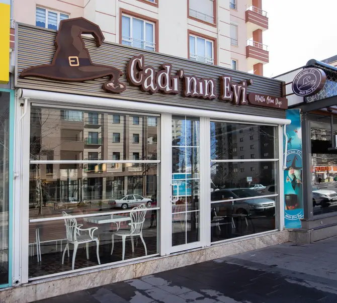 Cadı'nın Evi Bostanlı - İzmir Mekan Rehberi