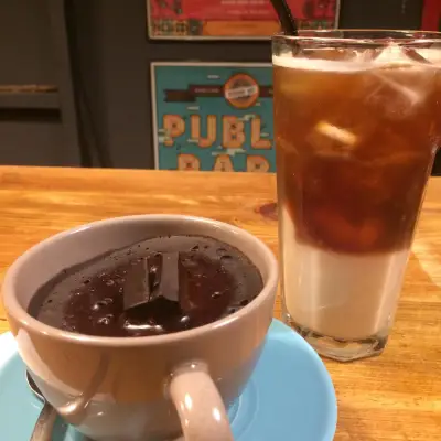 Cafe Eli Coffeehouse & Vegan Food fotoğraf 2 - İzmir Mekan Rehberi