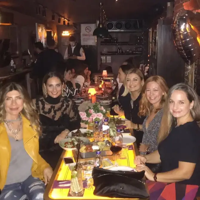 Cafe Plaza Bomonti - İzmir Mekan Rehberi
