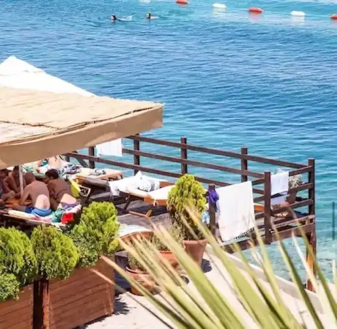 Cafe Plaza Dalyanköy - İzmir Mekan Rehberi