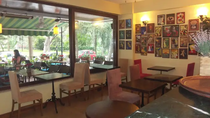 Cafe Rezine - İzmir Mekan Rehberi