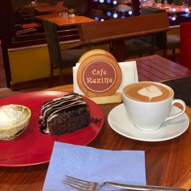 Cafe Rezine - İzmir Mekan Rehberi