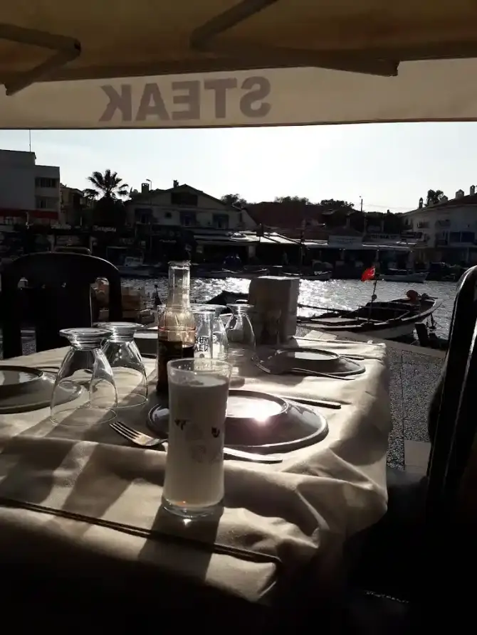 Celep Restaurant Eski Foça - İzmir Mekan Rehberi