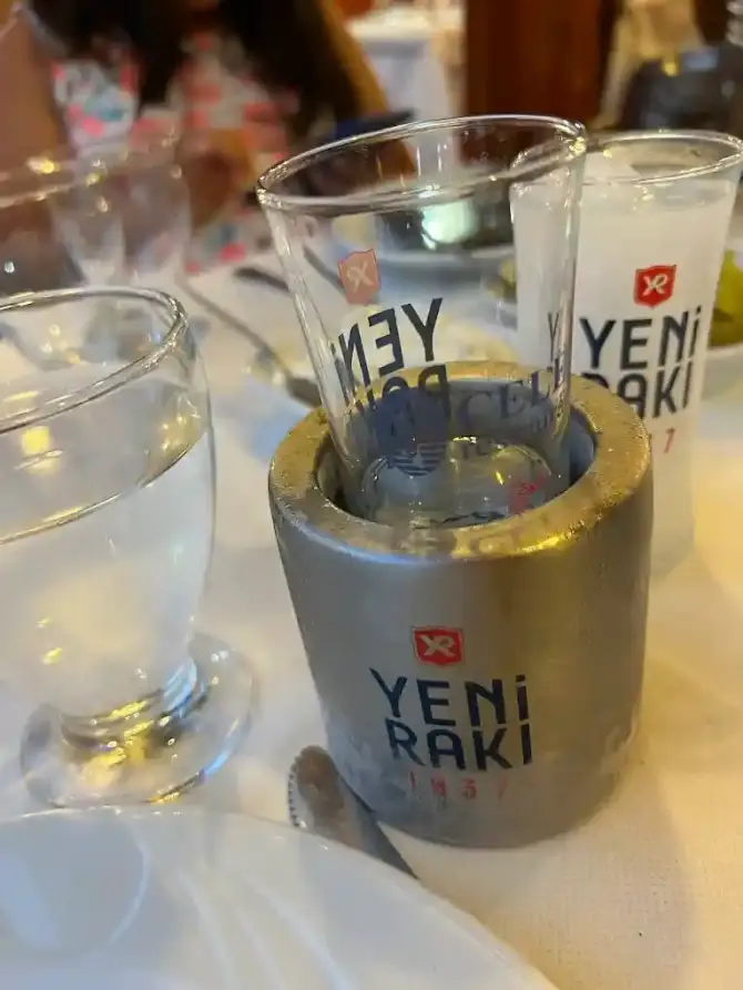Celep Restaurant Eski Foça - İzmir Mekan Rehberi
