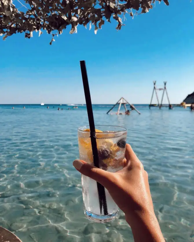 Fly-Inn Beach - İzmir Mekan Rehberi