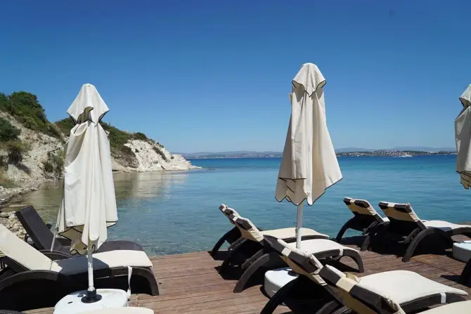 Shayna Beach Club - İzmir Mekan Rehberi