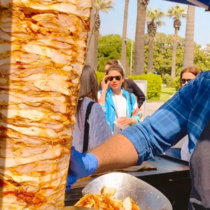 Çeşnili Döner (Alsancak) - İzmir Mekan Rehberi