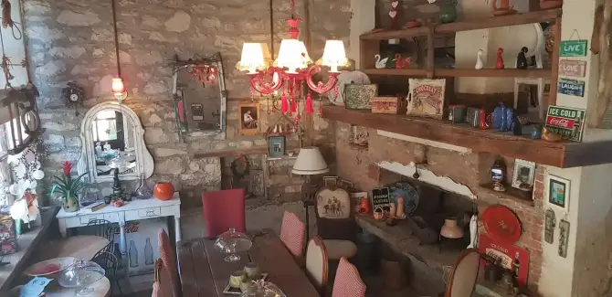 Chakra Cafe  - İzmir Mekan Rehberi