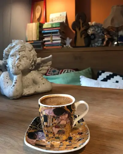 Charleston Cake & More - İzmir Mekan Rehberi