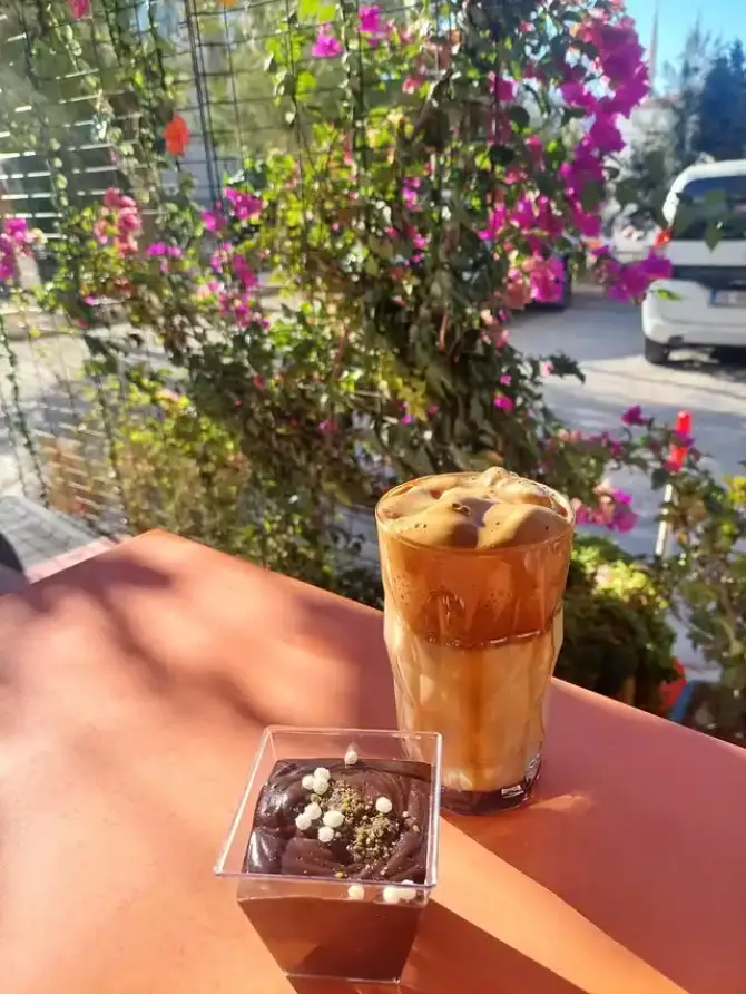 Çitlenbik Döner - İzmir Mekan Rehberi