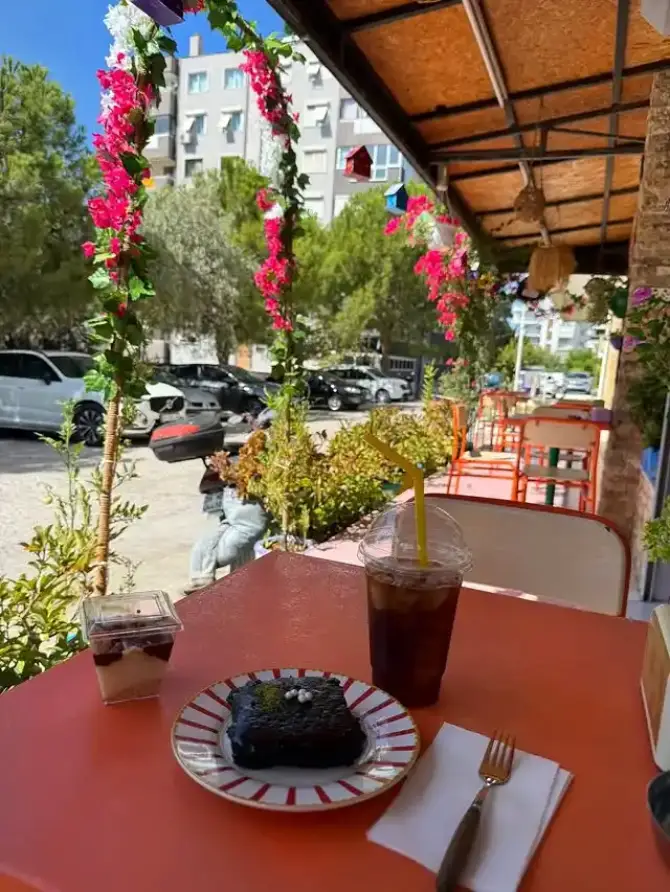 Çitlenbik Döner - İzmir Mekan Rehberi