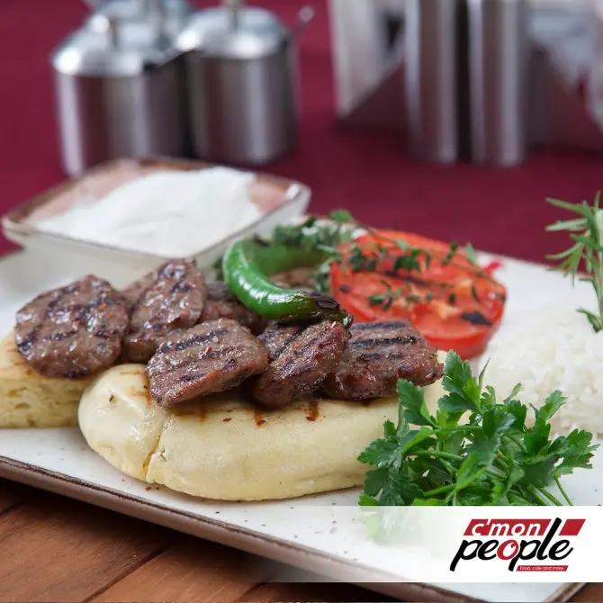 Cmon People Cafe & Restaurant - İzmir Mekan Rehberi