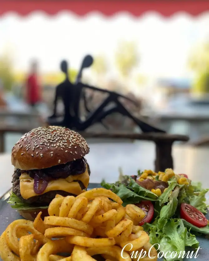 Cupcoconut Cafe&Bar&Bresserie - İzmir Mekan Rehberi
