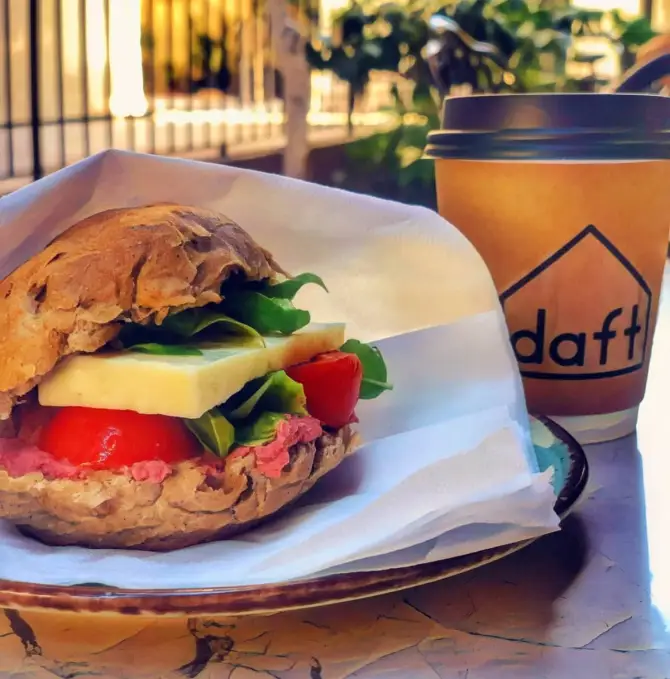 DAFT Coffee - İzmir Mekan Rehberi