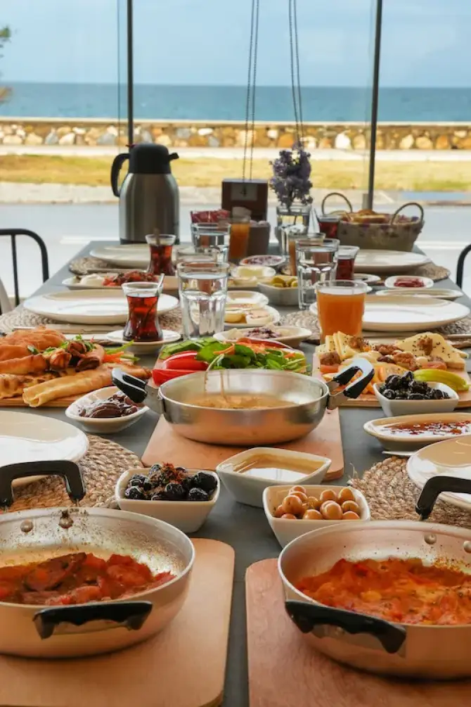 Dede Ova Güzelbahçe - İzmir Mekan Rehberi
