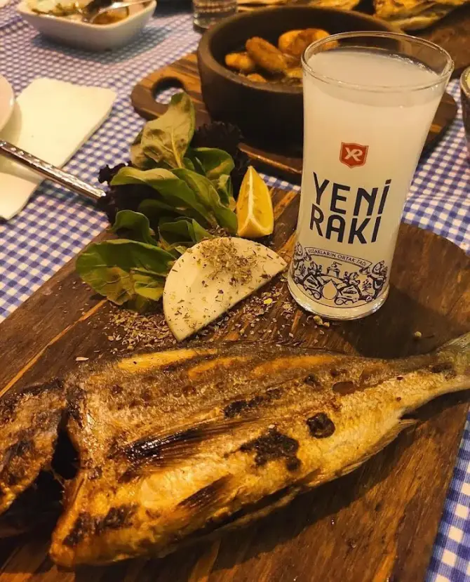 Dem Alaçatı Meyhane - İzmir Mekan Rehberi