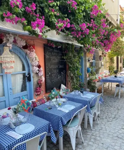 Dem Alaçatı Meyhane - İzmir Mekan Rehberi