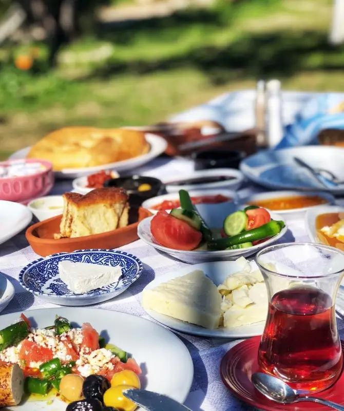 Alaçatı Demlik Kahvaltı&Cafe - İzmir Mekan Rehberi