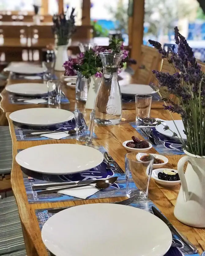 Alaçatı Demlik Kahvaltı&Cafe - İzmir Mekan Rehberi