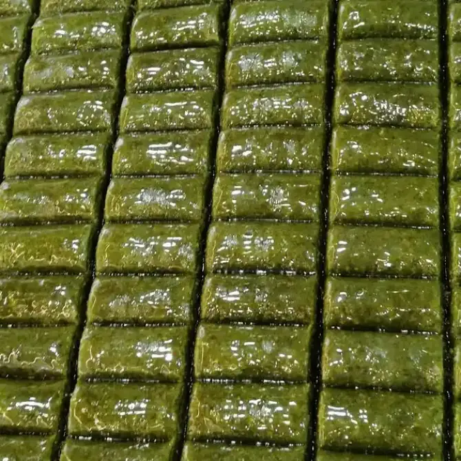 Doğal 46 Dondurma Ve Tatlı Sarayı - İzmir Mekan Rehberi