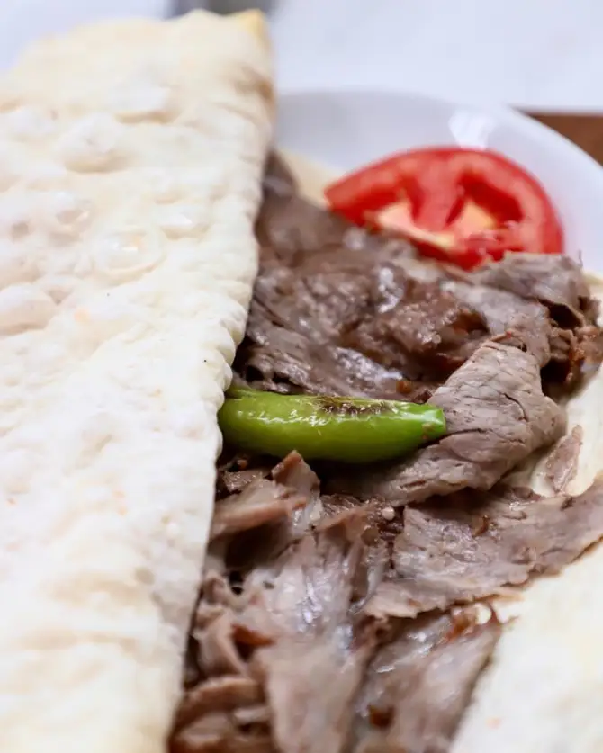 Döner Plus İzmir - İzmir Mekan Rehberi