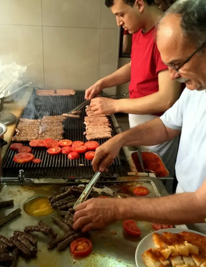 Dostol Kebap - İzmir Mekan Rehberi