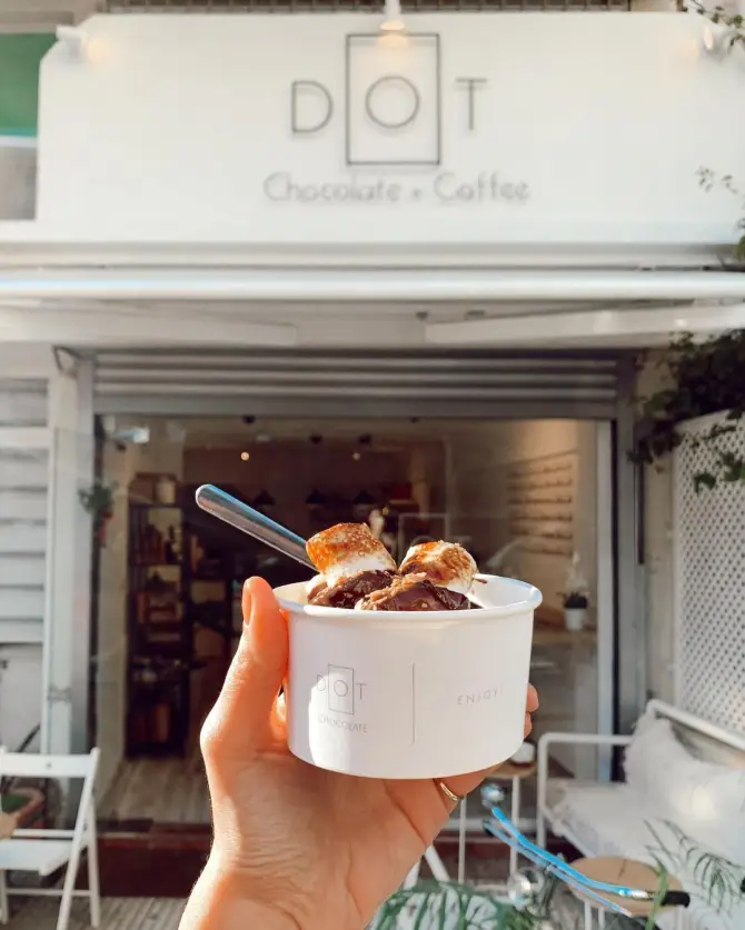Dot Chocolate - İzmir Mekan Rehberi