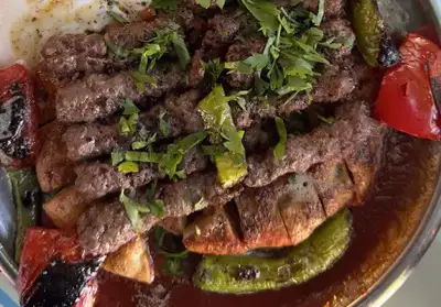 Doyuran Manisa Kebap - İzmir Mekan Rehberi