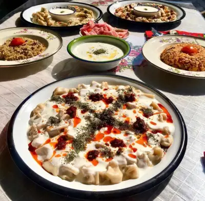 Ebruli Mantı - İzmir Mekan Rehberi