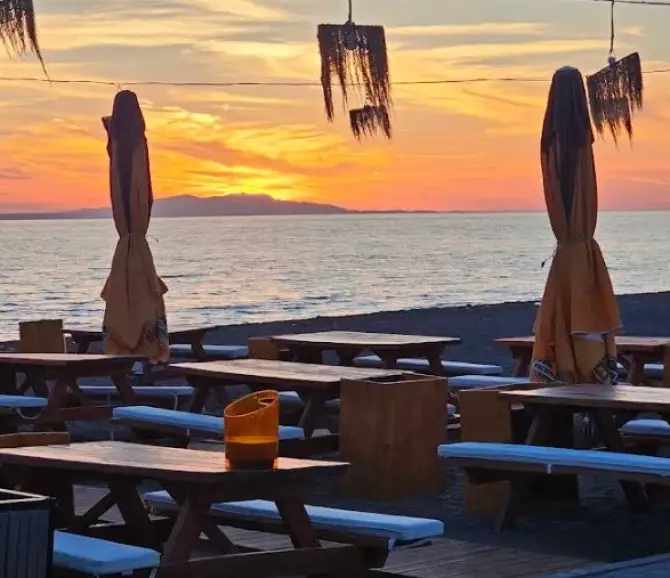 Eftelya Lounge & Beach Dikili - İzmir Mekan Rehberi