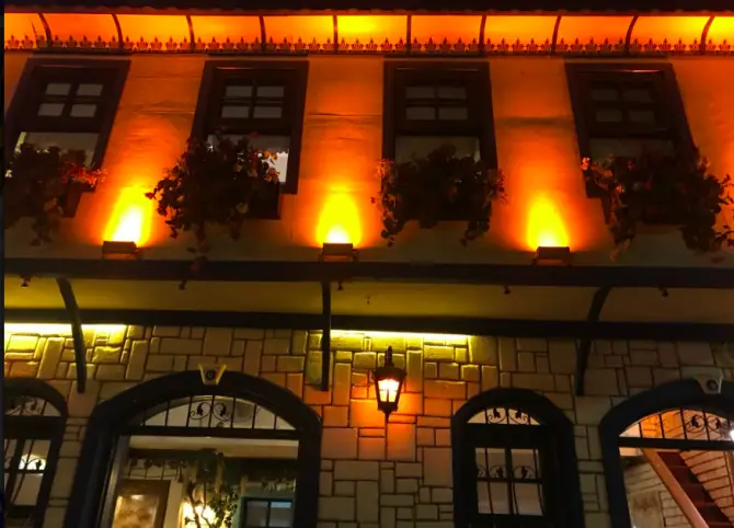 Yalıçapkını İzmir Meyhanesi - İzmir Mekan Rehberi