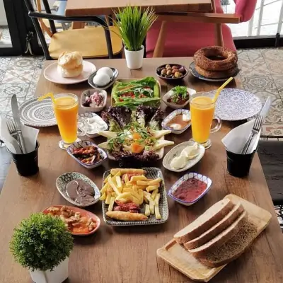Elinden Fırın Karşıyaka - İzmir Mekan Rehberi